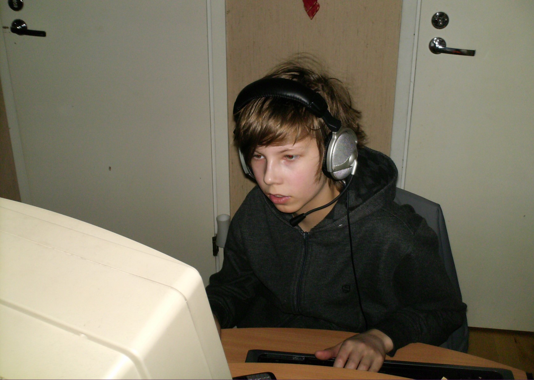 Young Jarkko on computer